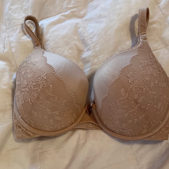 Victoria’s Secret 32 ddd body by Victoria perfect shape bra - Picture 1 of 6